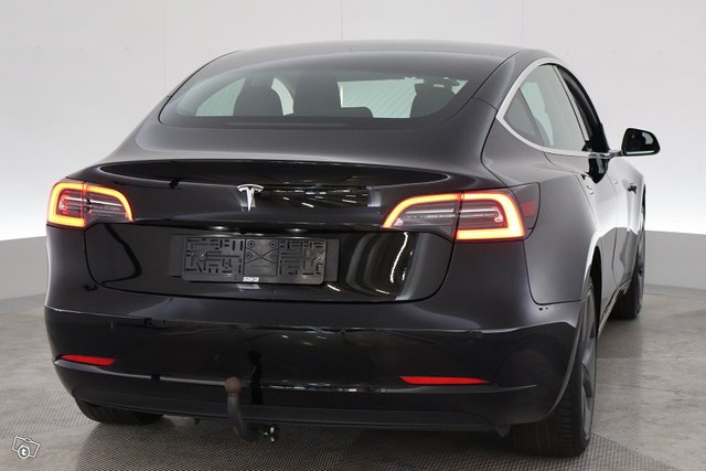 Tesla Model 3 10