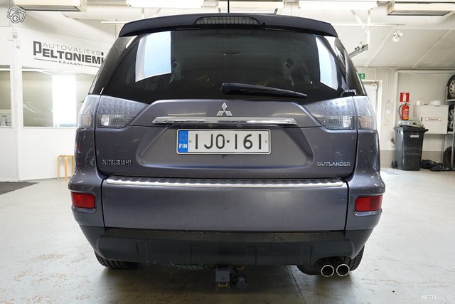 Mitsubishi Outlander 4