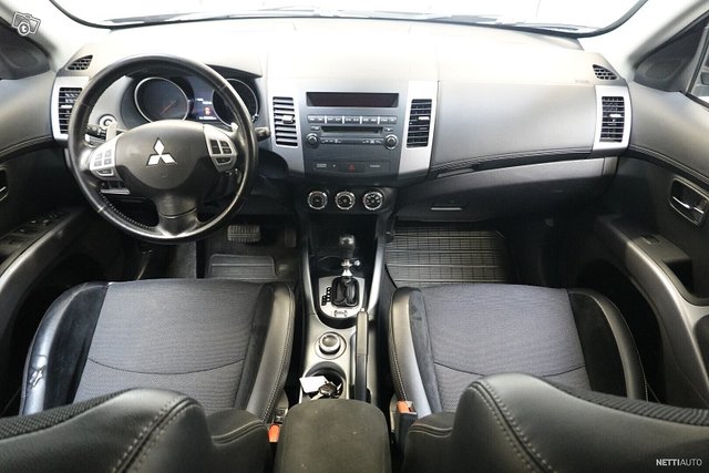 Mitsubishi Outlander 12