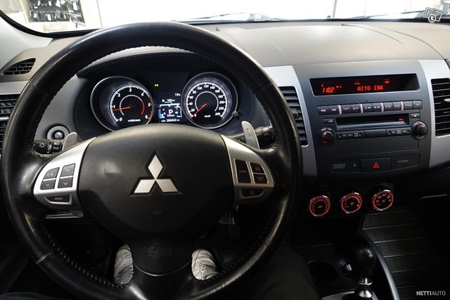 Mitsubishi Outlander 15