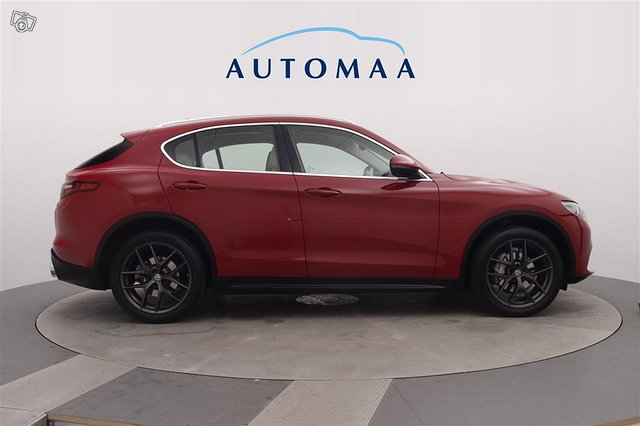 ALFA ROMEO STELVIO 4