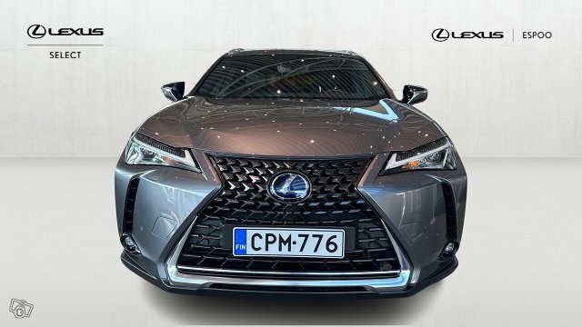 Lexus UX 7