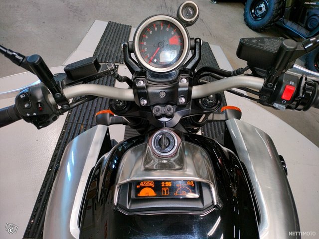 Yamaha V-Max 18