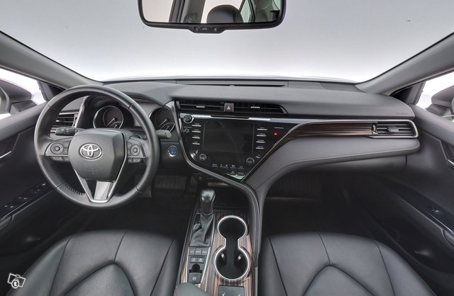 Toyota Camry 11