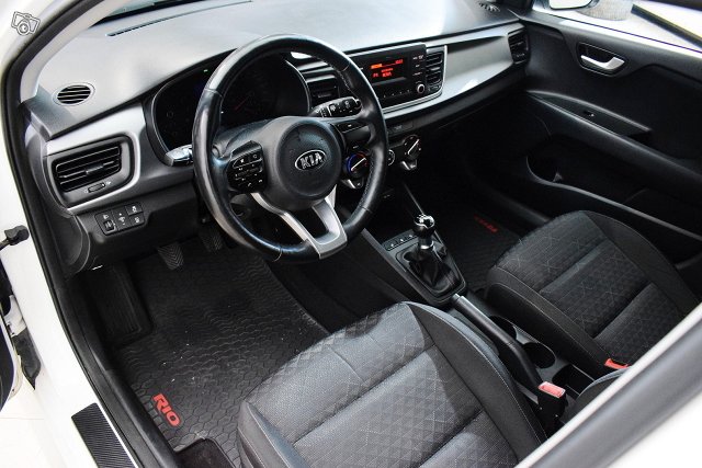 Kia Rio 9