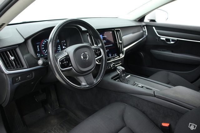 Volvo V90 13