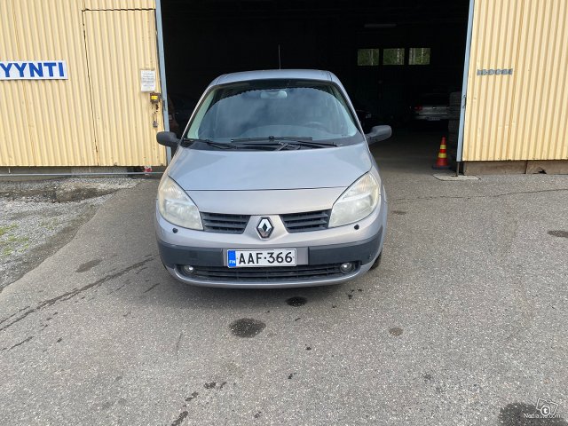 Renault Scenic 8