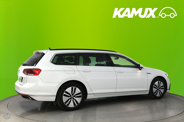 Volkswagen Passat 2