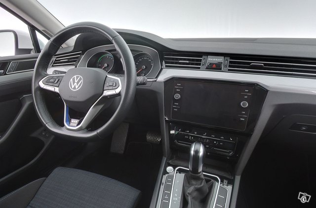 Volkswagen Passat 9