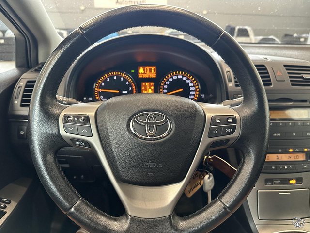 Toyota Avensis 5