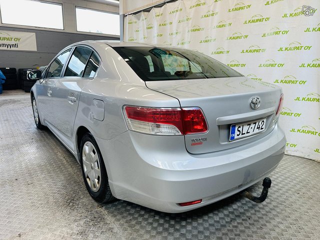 Toyota Avensis 12