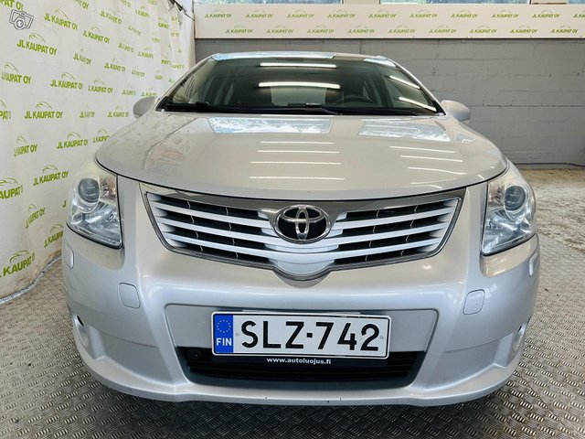 Toyota Avensis 15