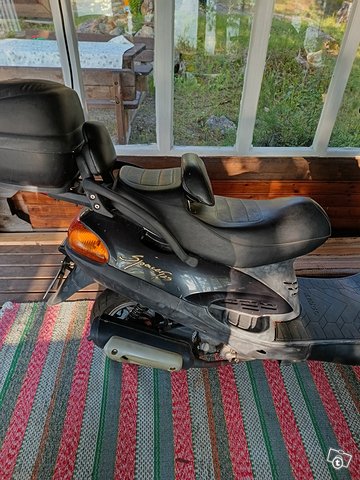 Kymco 125 skootteri 3