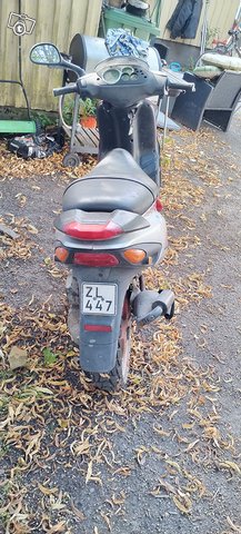 Skootteri Piaggio 2004 3