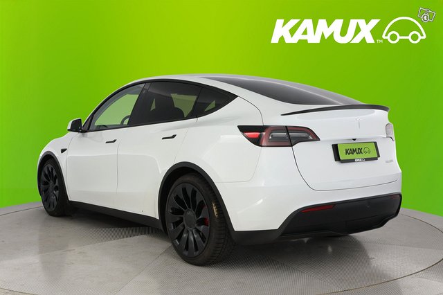 Tesla Model Y 5