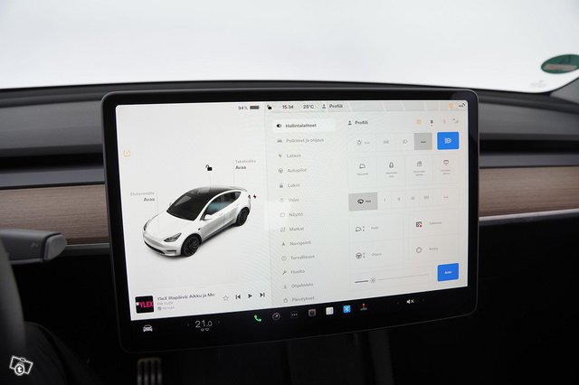 Tesla Model Y 14