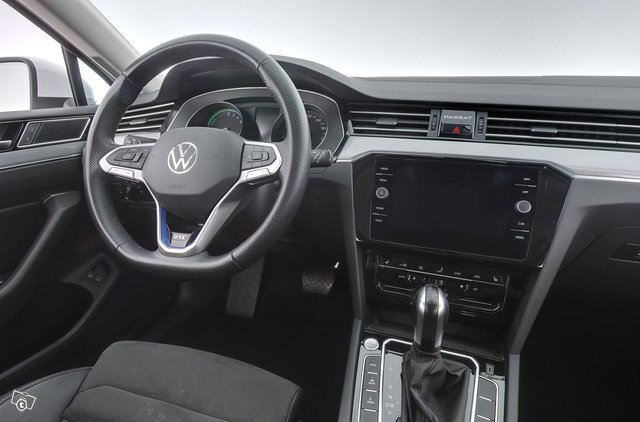 Volkswagen Passat 9