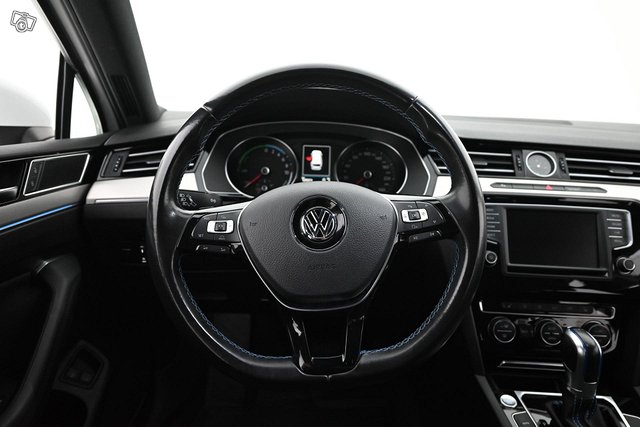 Volkswagen Passat 16