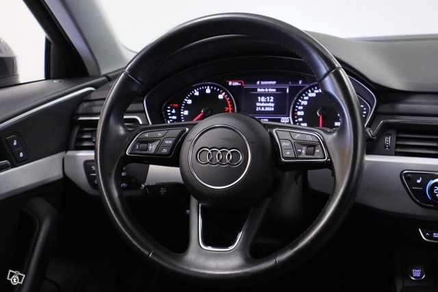 Audi A4 16