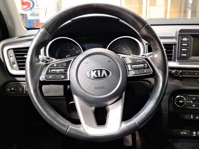 Kia Ceed 8