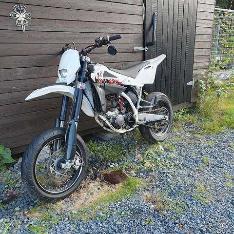 Husqvarna sm 125cm3, kuva 1