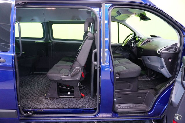 Ford Transit Custom 12