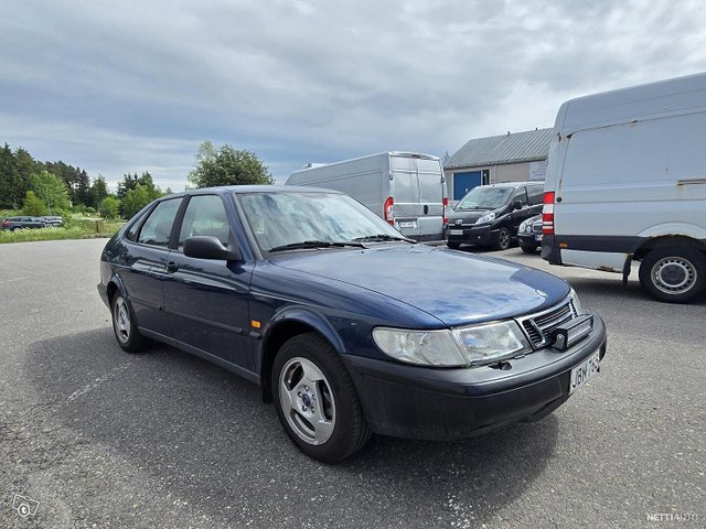 Saab 900