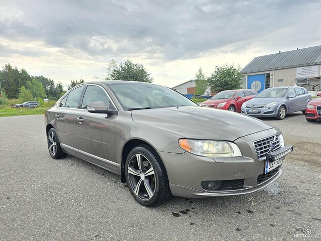 Volvo S80