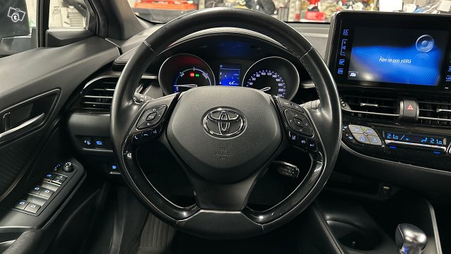 Toyota C-HR 12