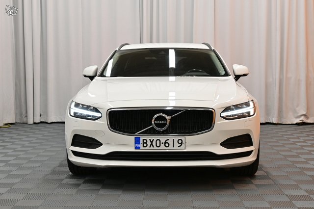 Volvo V90 2