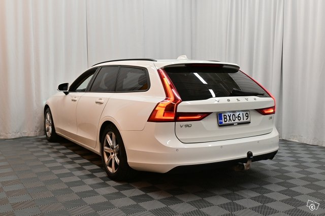 Volvo V90 5