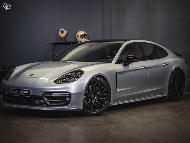 Porsche Panamera 1