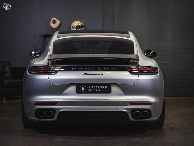 Porsche Panamera 4