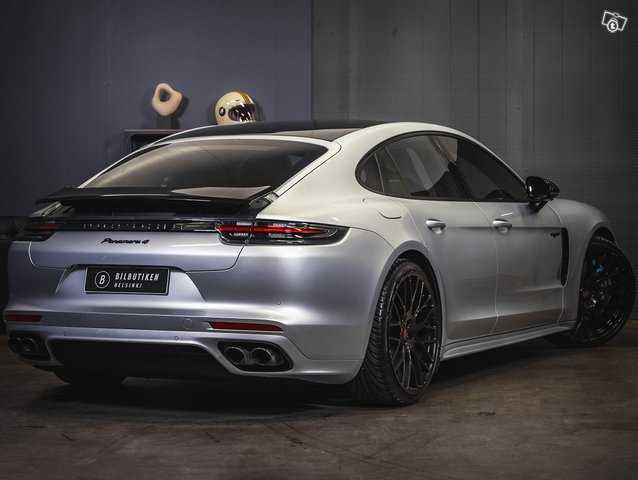 Porsche Panamera 5