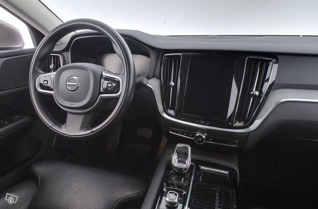 Volvo V60 9