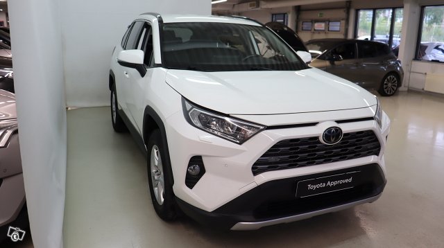 Toyota RAV4 6