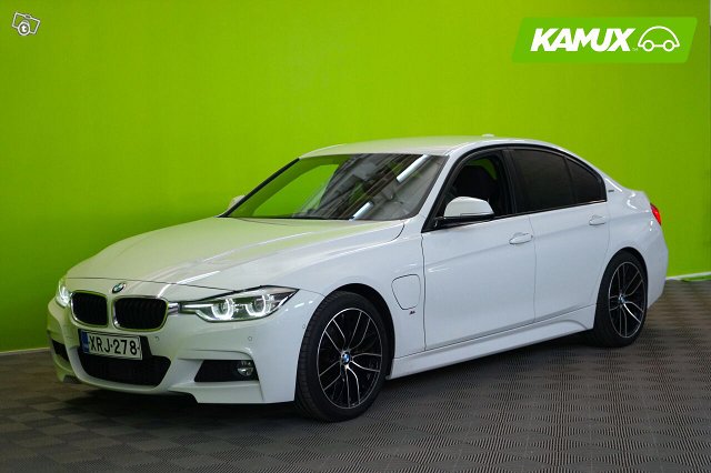 BMW 330e 5