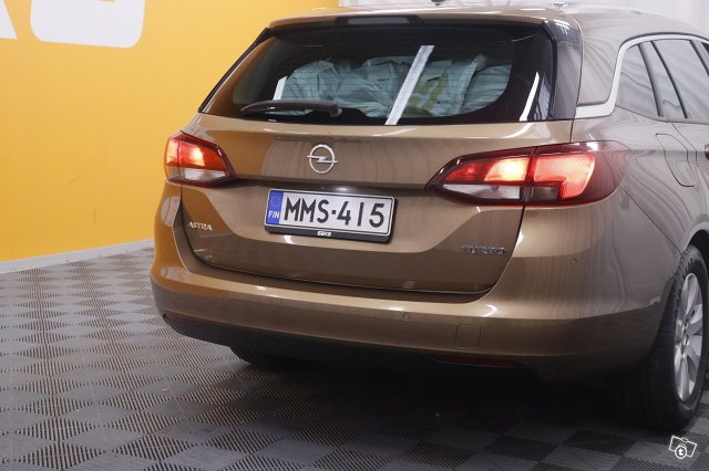 Opel Astra 9