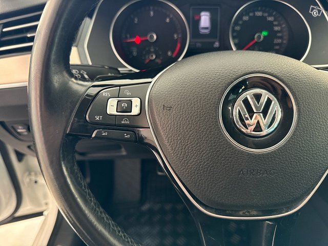 Volkswagen Passat 18