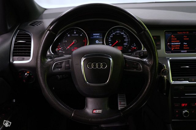 Audi Q7 9