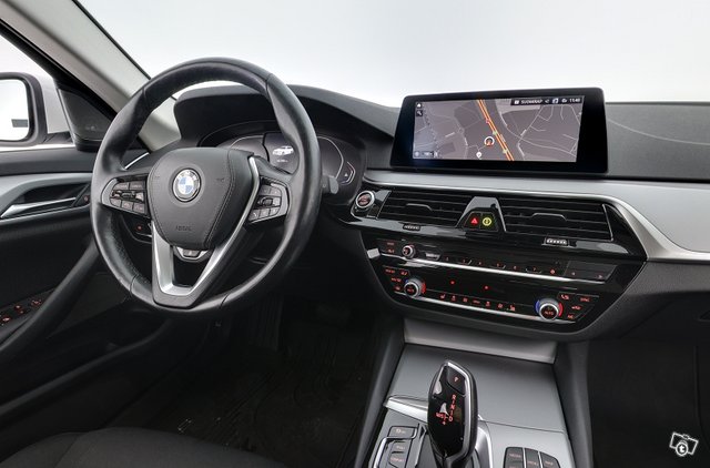 BMW 520 11