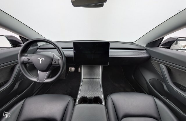 Tesla Model 3 9