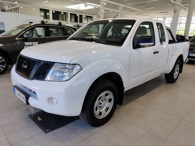 NISSAN Navara