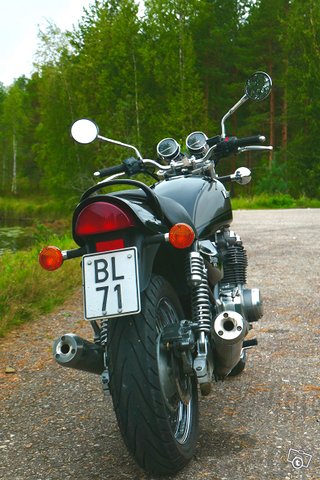 Siisti ja hyvä Kawasaki Zephyr 750 -97 7