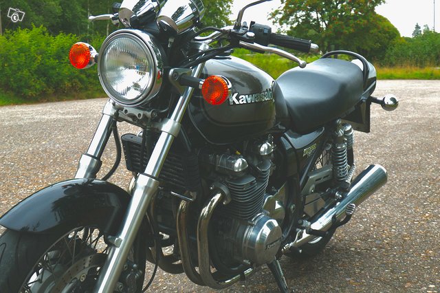 Siisti ja hyvä Kawasaki Zephyr 750 -97 5