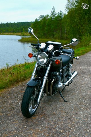 Siisti ja hyvä Kawasaki Zephyr 750 -97 8