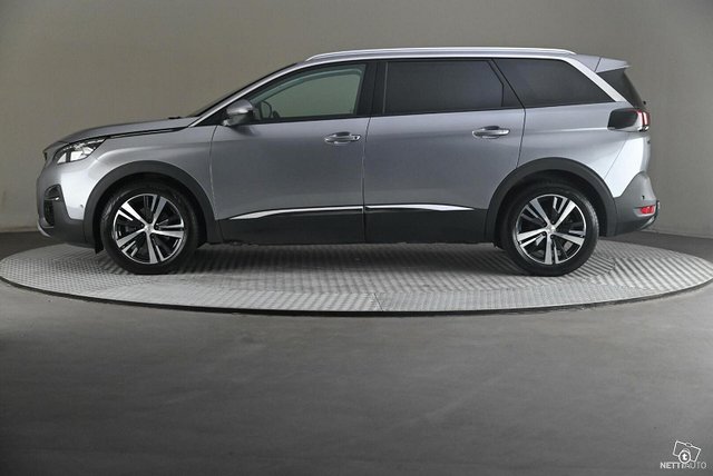 Peugeot 5008 4