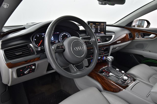 AUDI A7 13