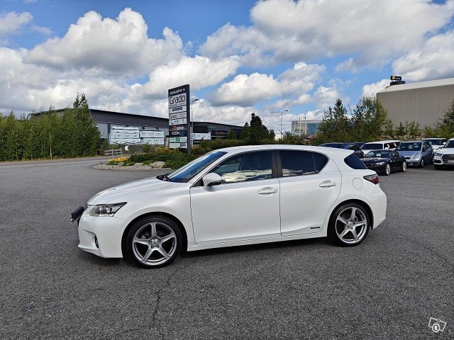 Lexus CT 22