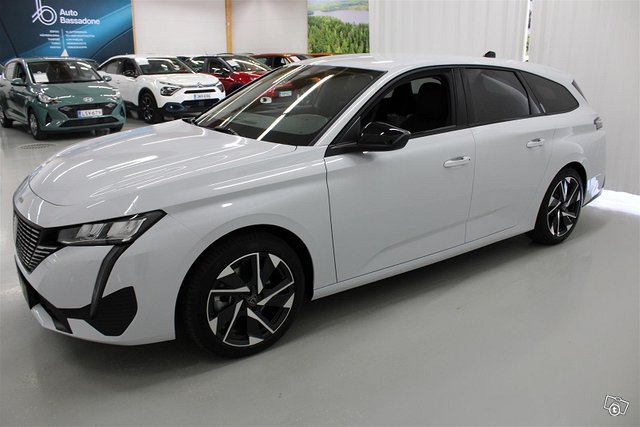 PEUGEOT 308 4